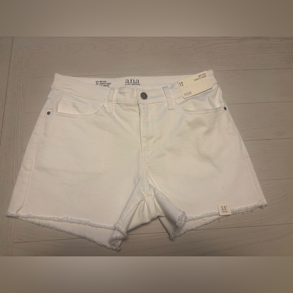 NWT a.n.a. shorts size 12